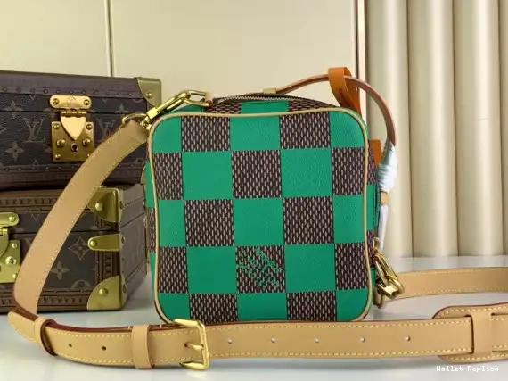 Cheap LOUIS Chess Messenger-24*24*8CM VUITTON 0601